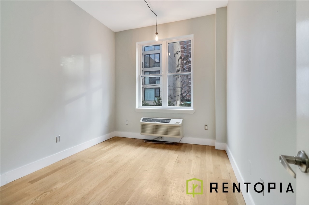 34 Meserole Street - Photo 4