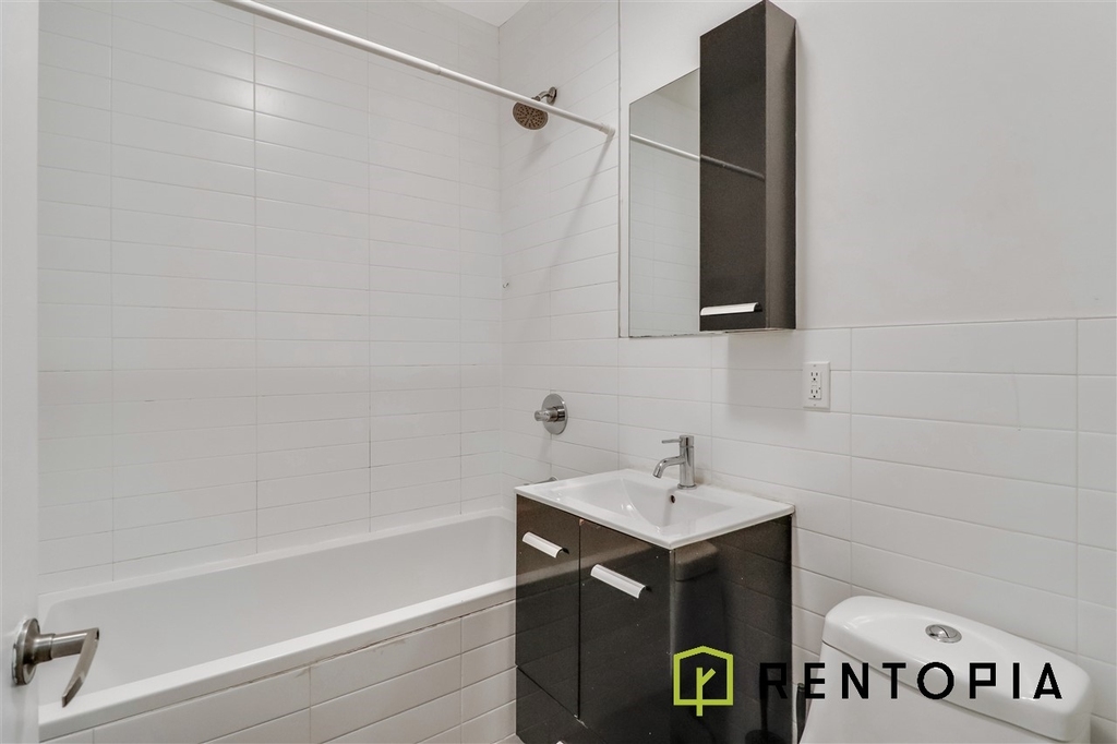34 Meserole Street - Photo 12