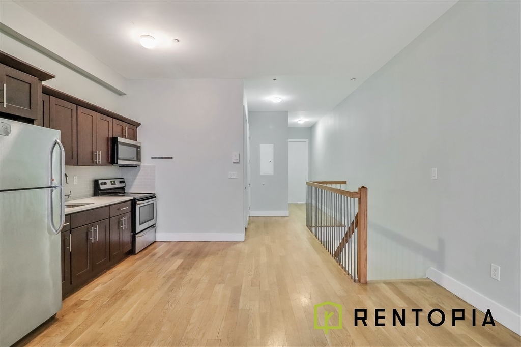 34 Meserole Street - Photo 2