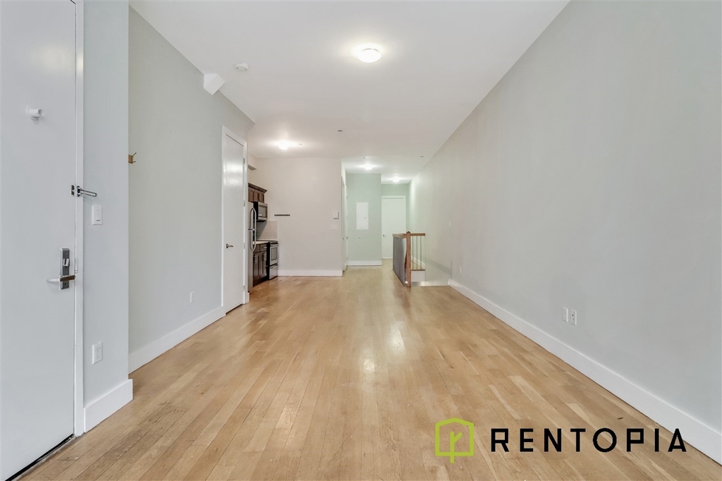 34 Meserole Street - Photo 3