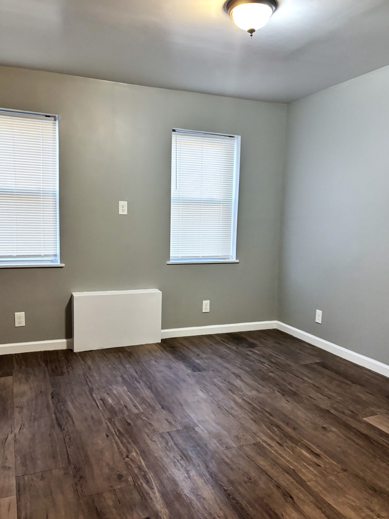 21-14 29th Avenue - Photo 3