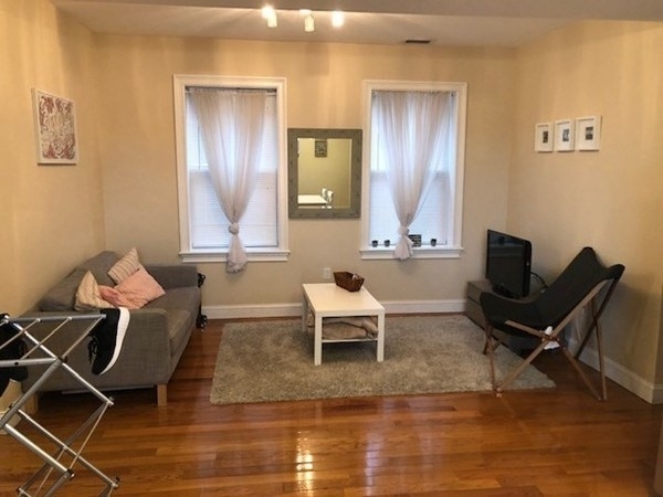 61 Wait St - Photo 1