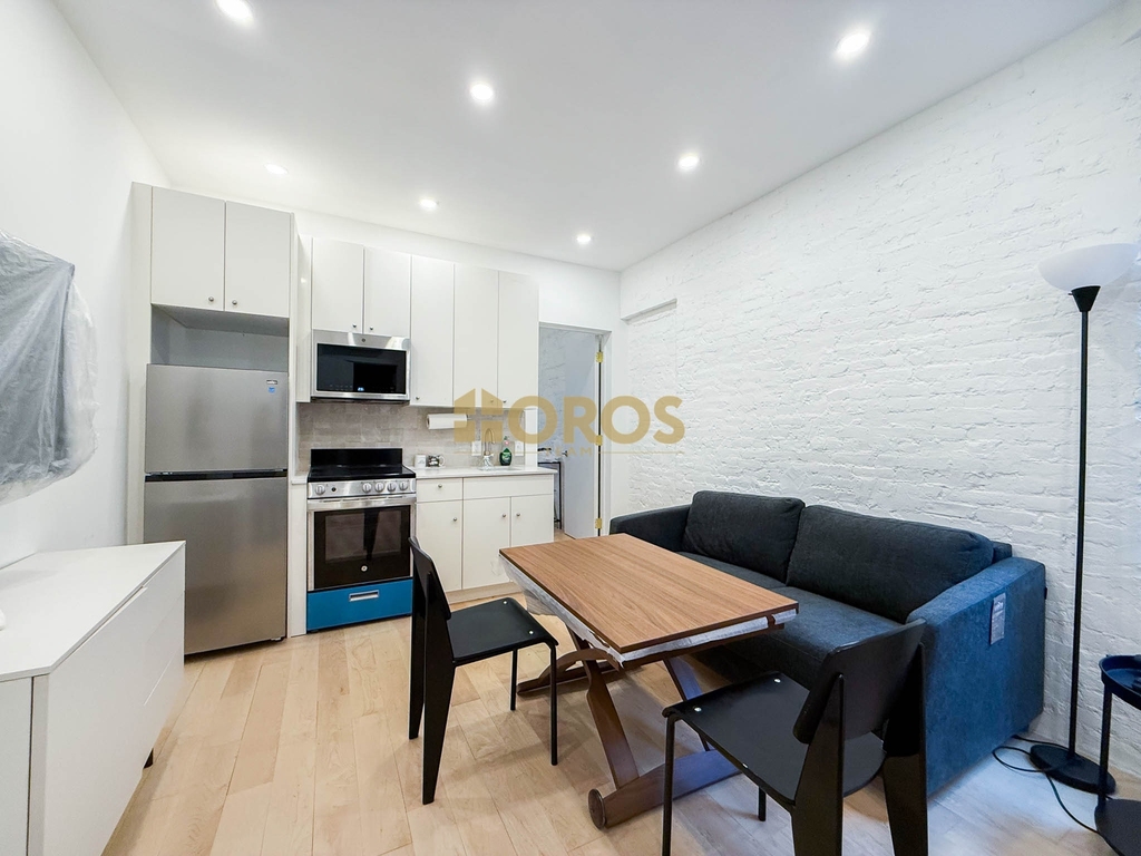 322 East 11th Street - Photo 4