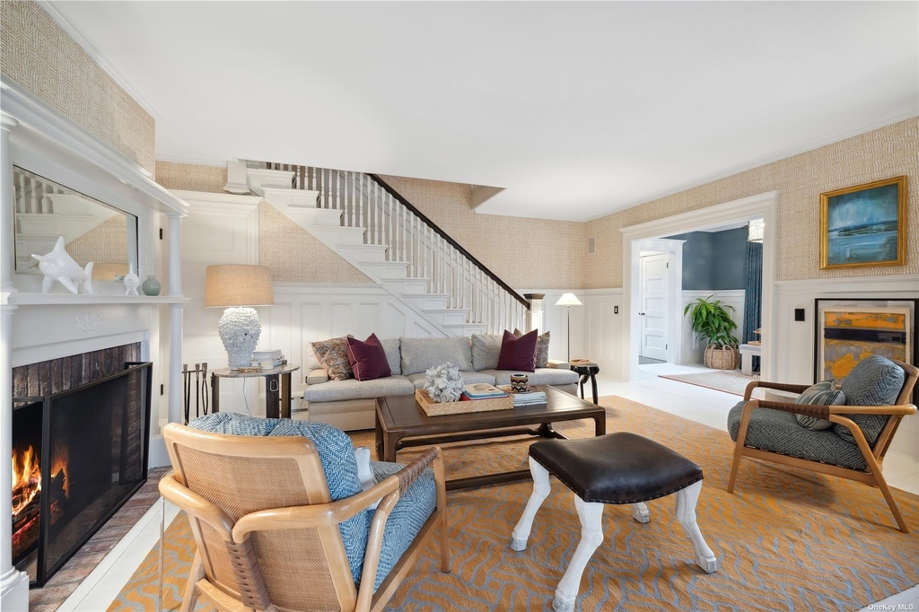 47 Huntting Lane - Photo 3