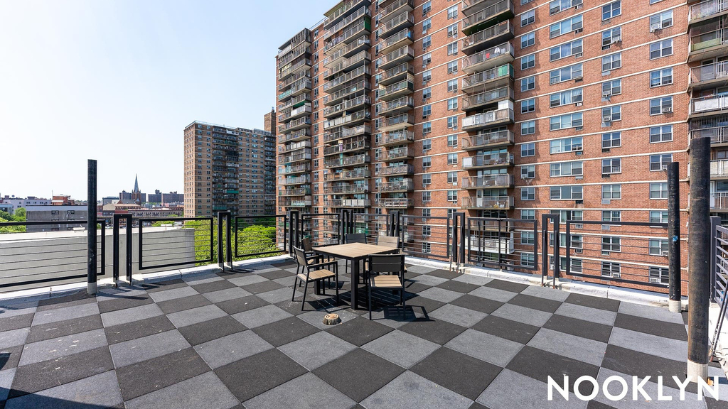 90 Manhattan Avenue - Photo 8