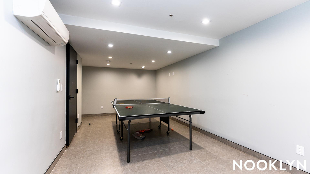 90 Manhattan Avenue - Photo 3