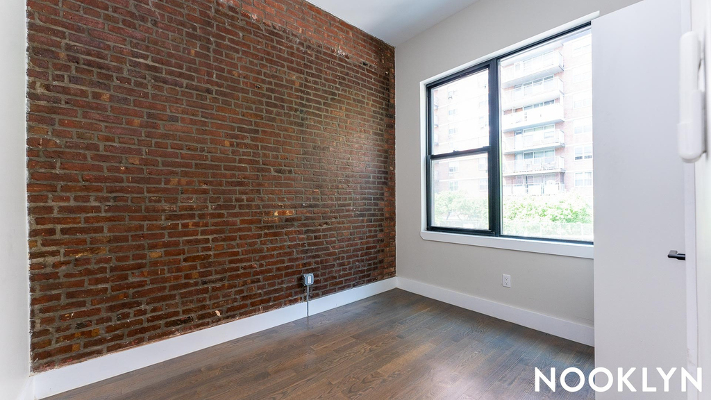 90 Manhattan Avenue - Photo 1