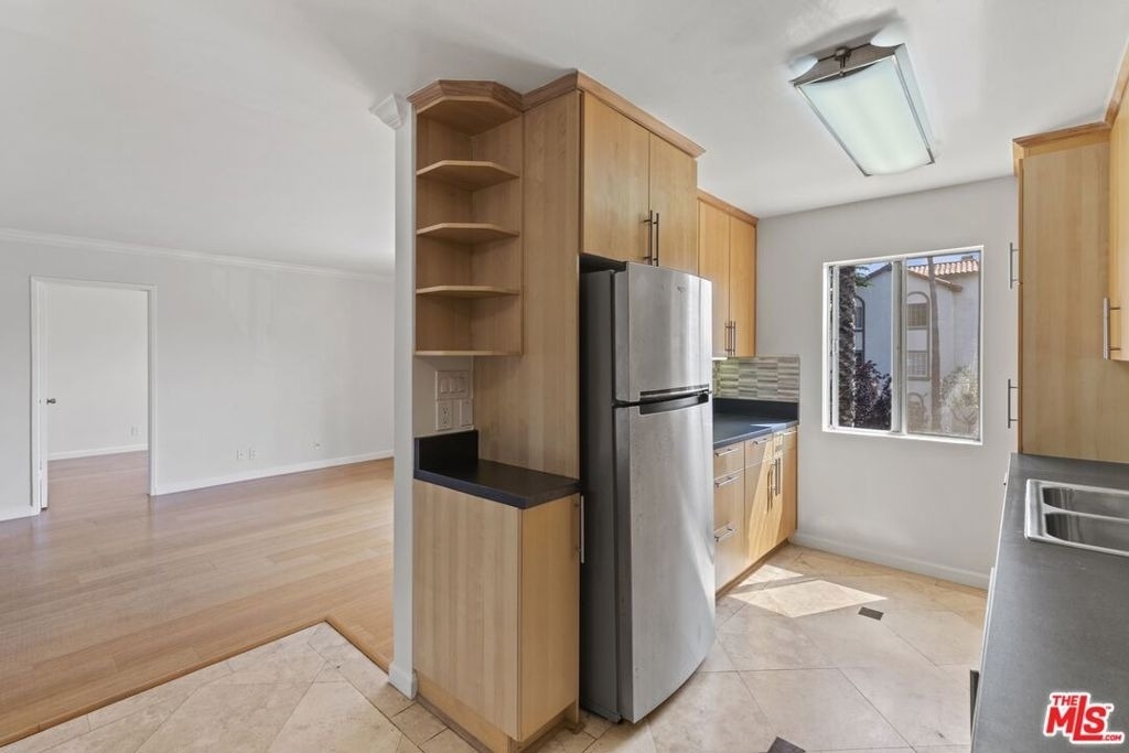 1033 6th Street - Photo 13