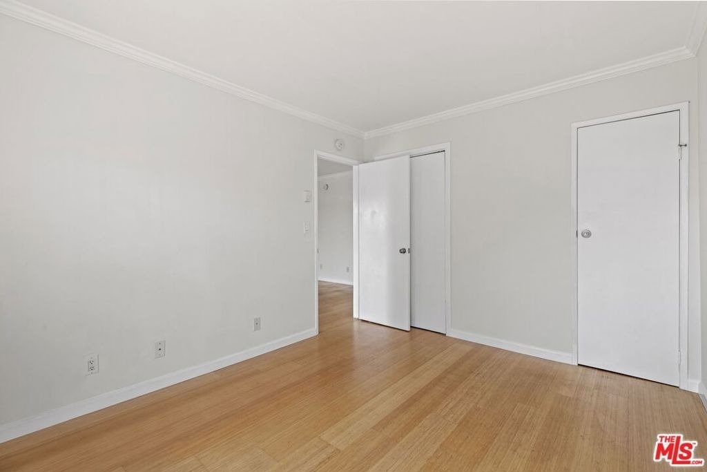 1033 6th Street - Photo 7
