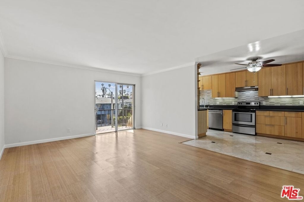 1033 6th Street - Photo 1