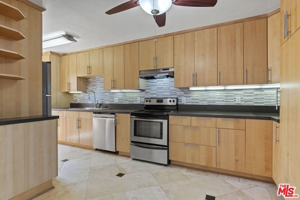 1033 6th Street - Photo 10