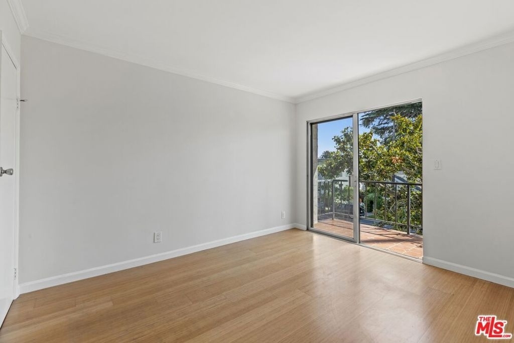 1033 6th Street - Photo 6