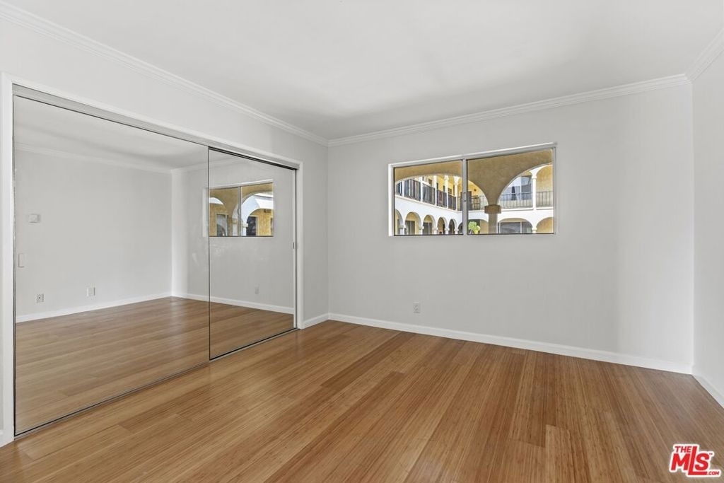 1033 6th Street - Photo 5