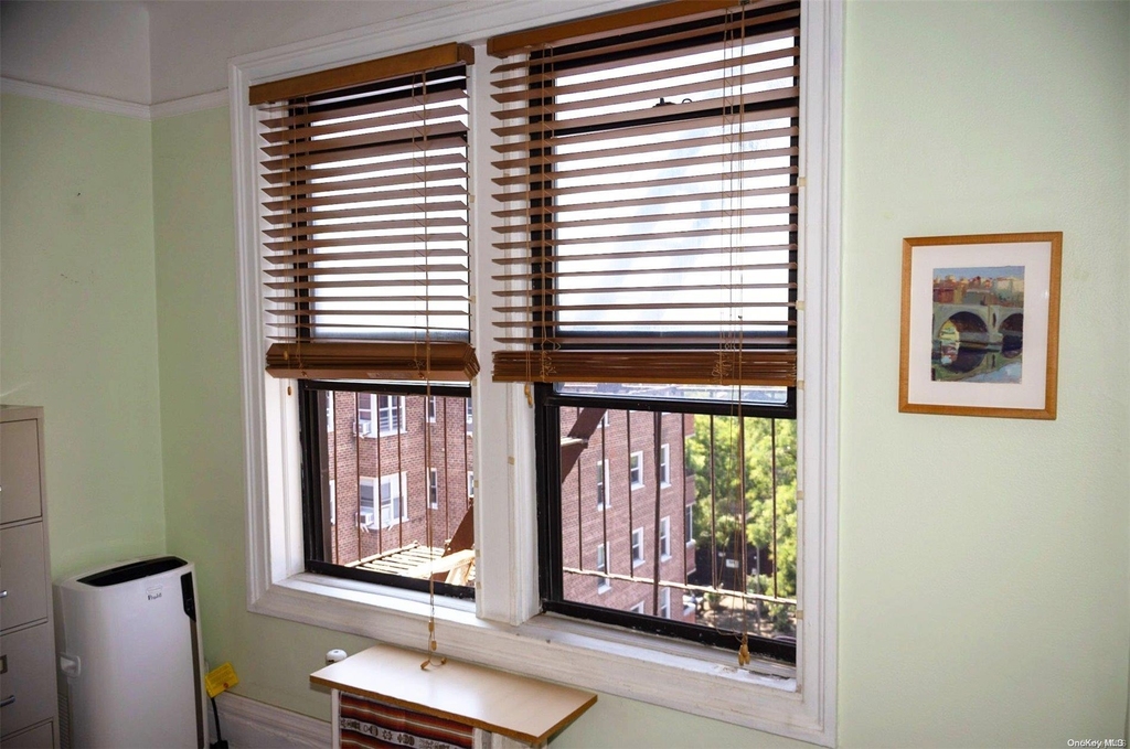 83-00 Talbot Street - Photo 9