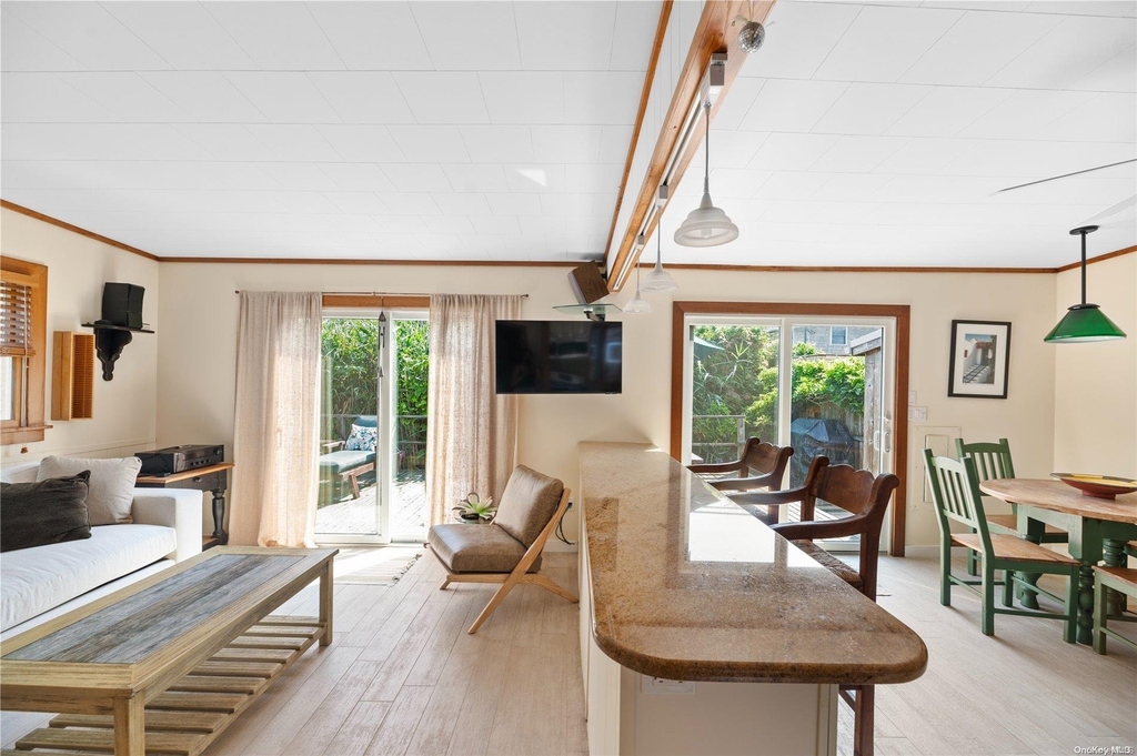 453 Denhoff Walk - Photo 3