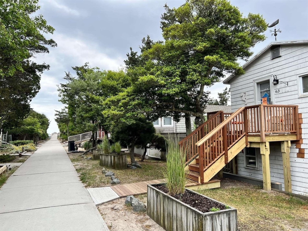 63 Bungalow Walk - Photo 1