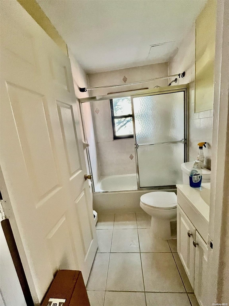 314 E 35th Street - Photo 8