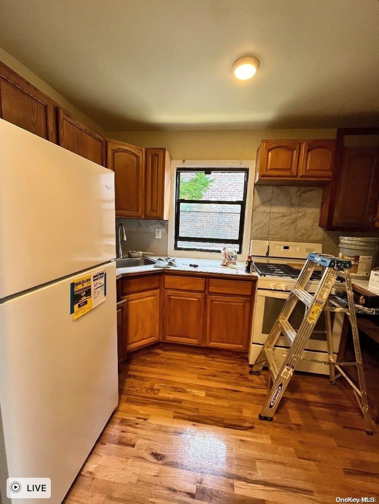 314 E 35th Street - Photo 2