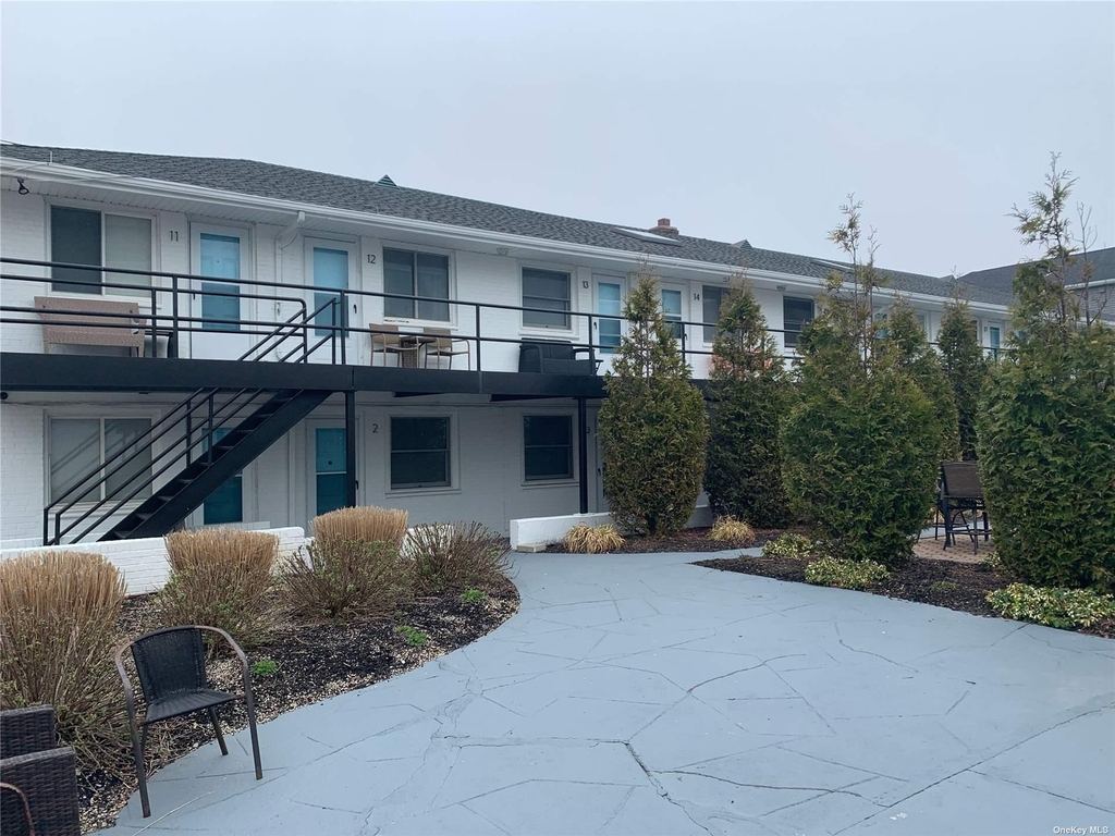 20 Wyoming Avenue - Photo 2