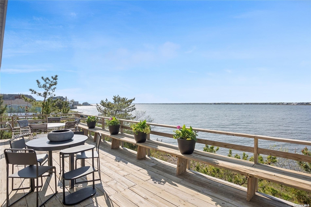 298 Dune Road - Photo 2