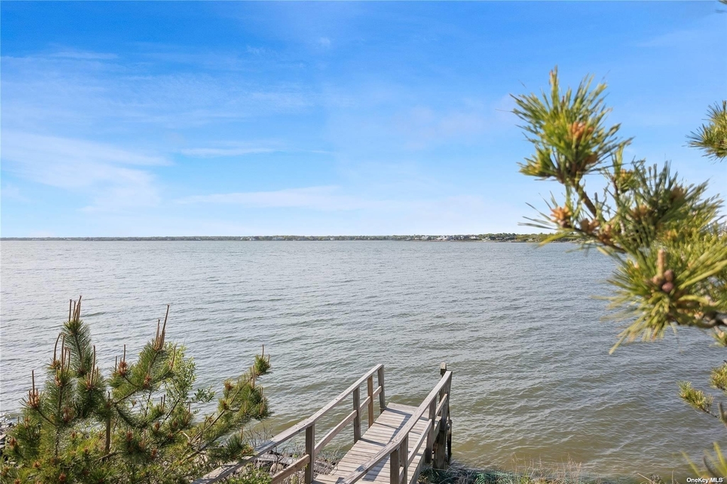 298 Dune Road - Photo 1