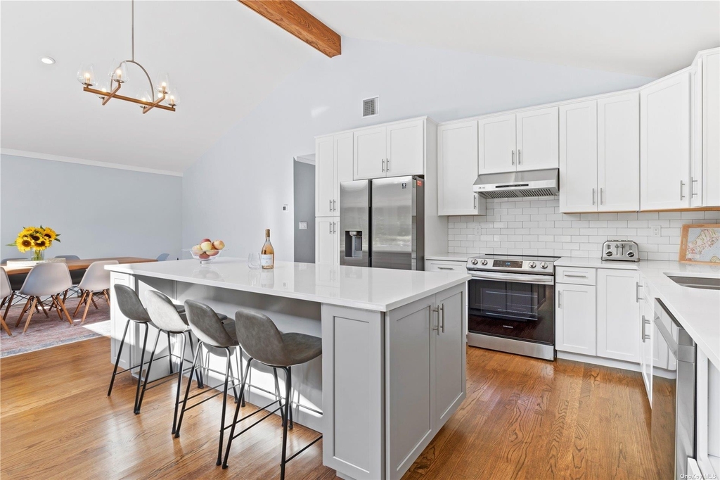 300 Marion Place - Photo 2