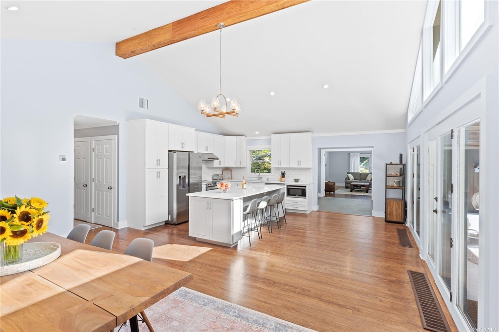 300 Marion Place - Photo 3