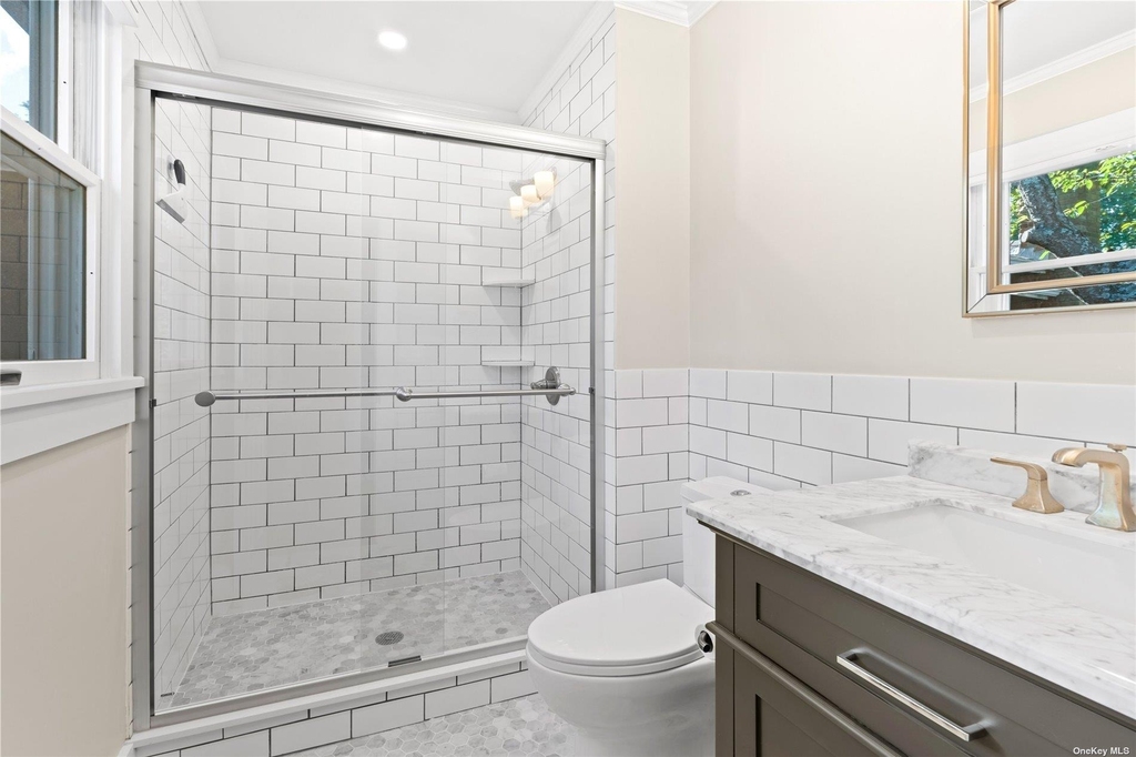 300 Marion Place - Photo 7