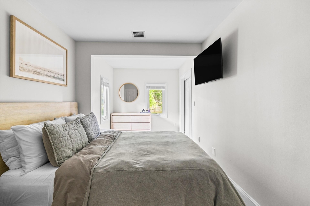6 West End Avenue - Photo 9