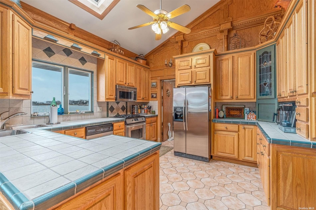 28 Koral Drive - Photo 10