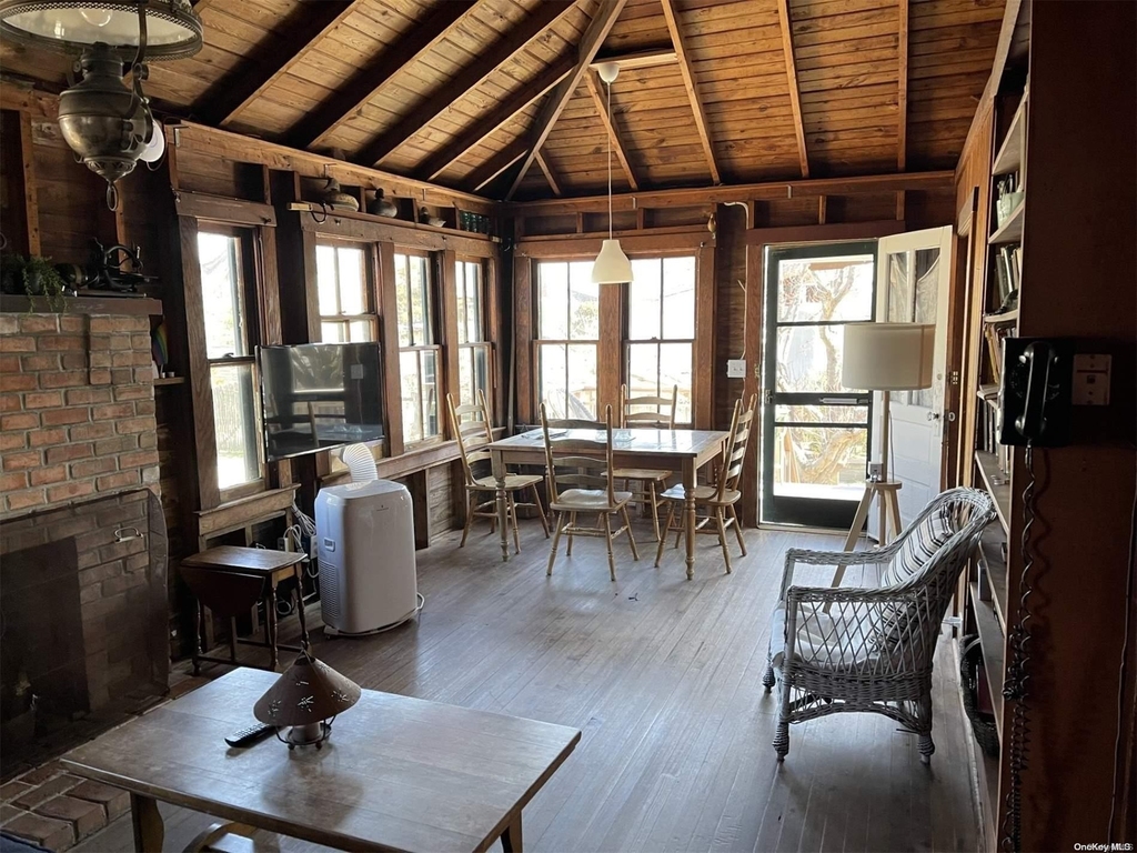 315 Wilmot Road - Photo 4