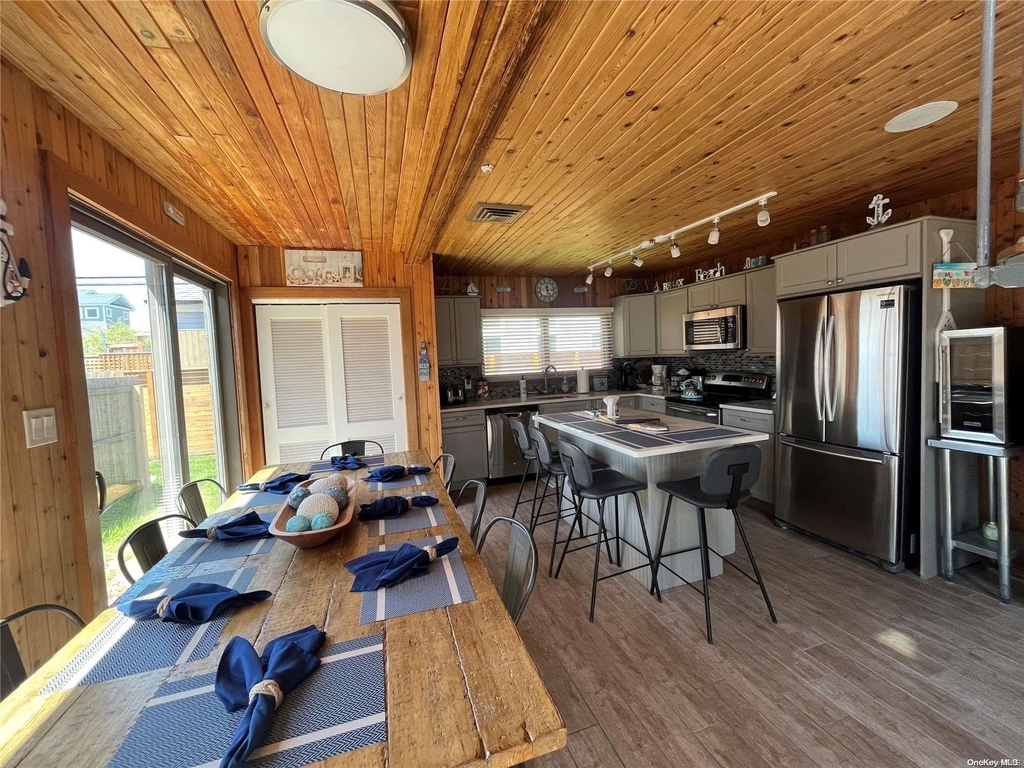 332 Dehnoff Walk - Photo 16