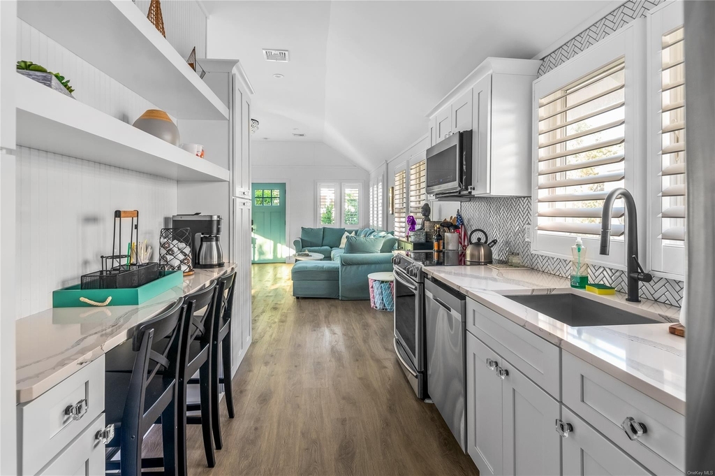 311 Wilmot Road - Photo 8