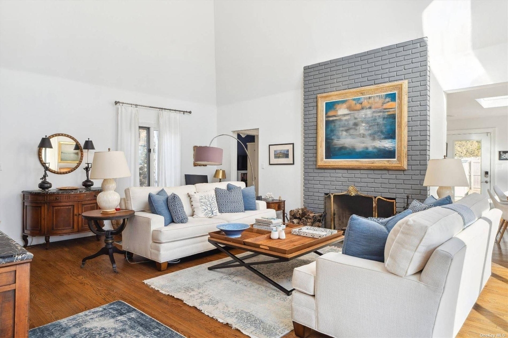 686 Hill Street - Photo 3
