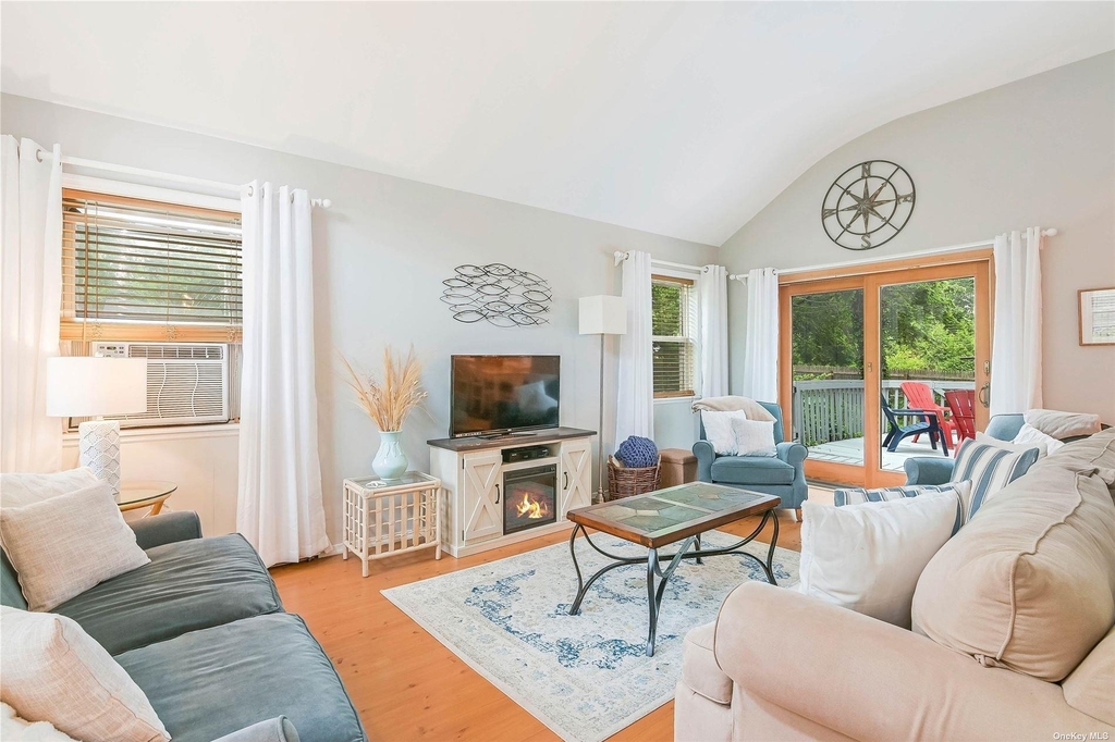 530 Stillwater Avenue - Photo 1