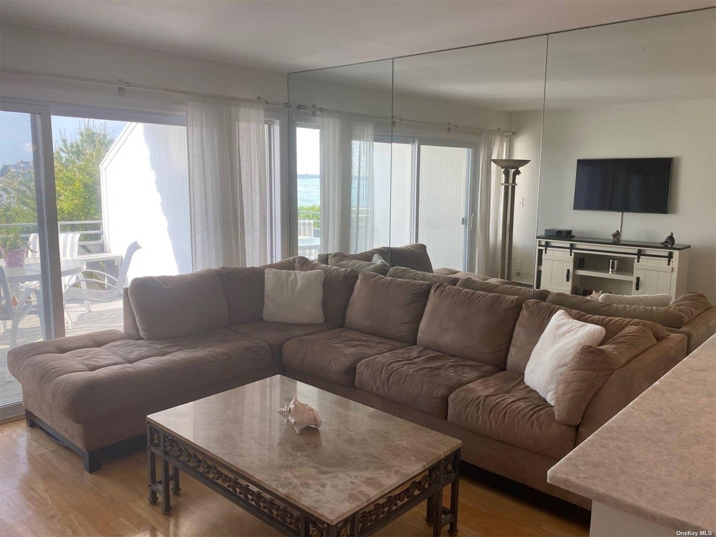 274 Dune Road - Photo 2