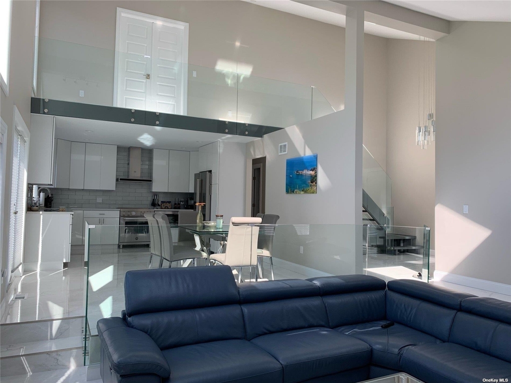 3655 Pequash Avenue - Photo 10