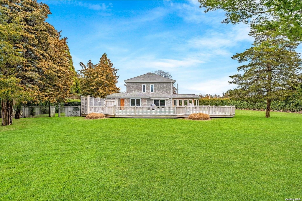 13 Quogo Neck Lane - Photo 1
