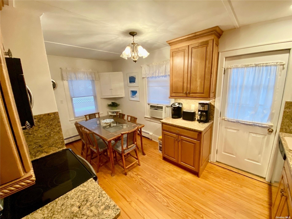 111 Inwood - Photo 2