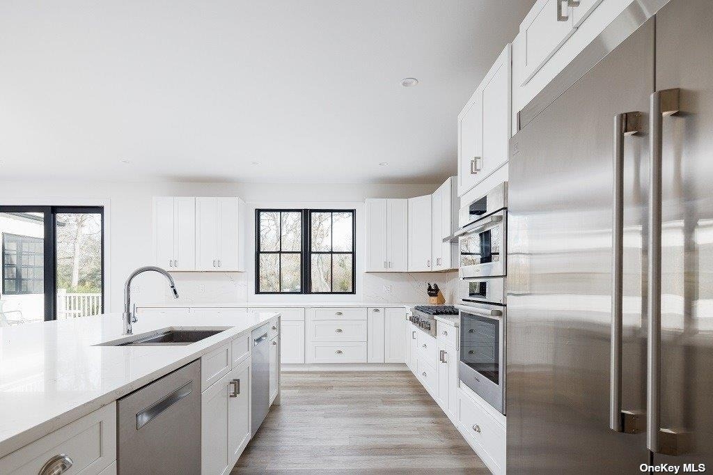 650 Pine Avenue - Photo 2