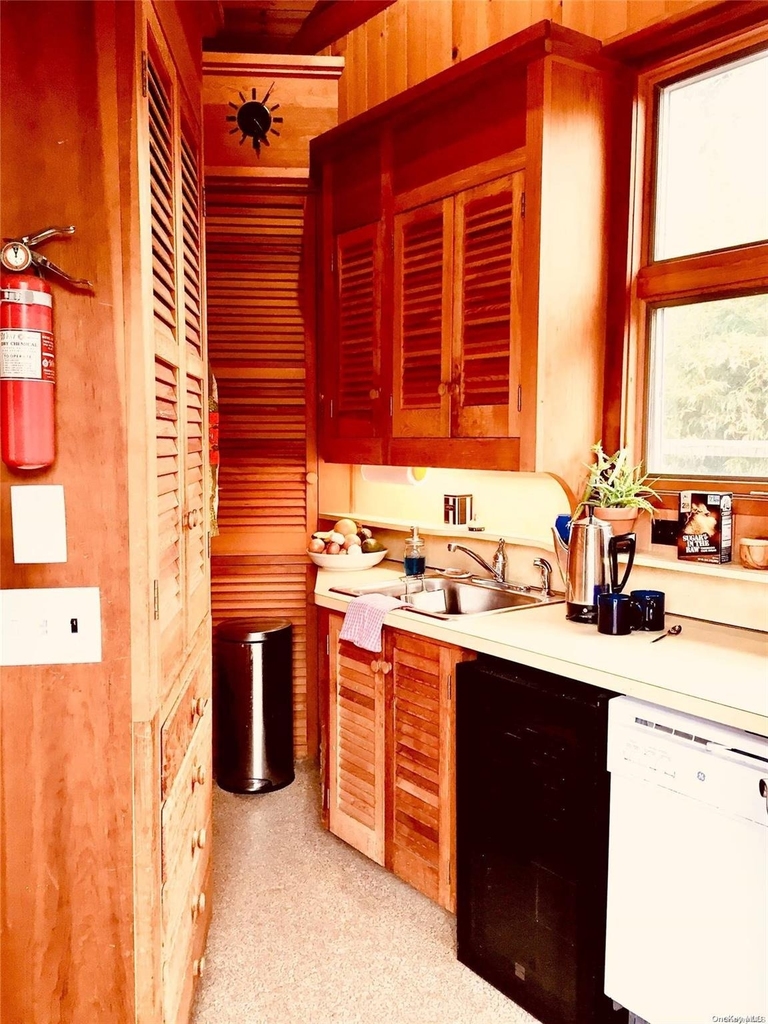 18 Erie Street - Photo 8