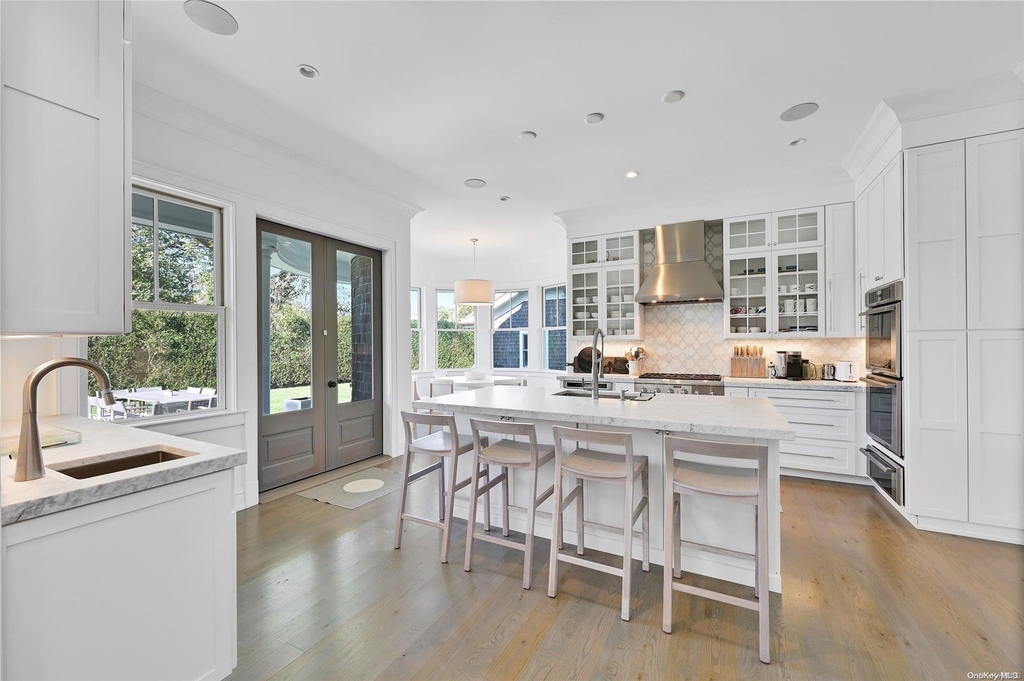 52 Quogue Street - Photo 4