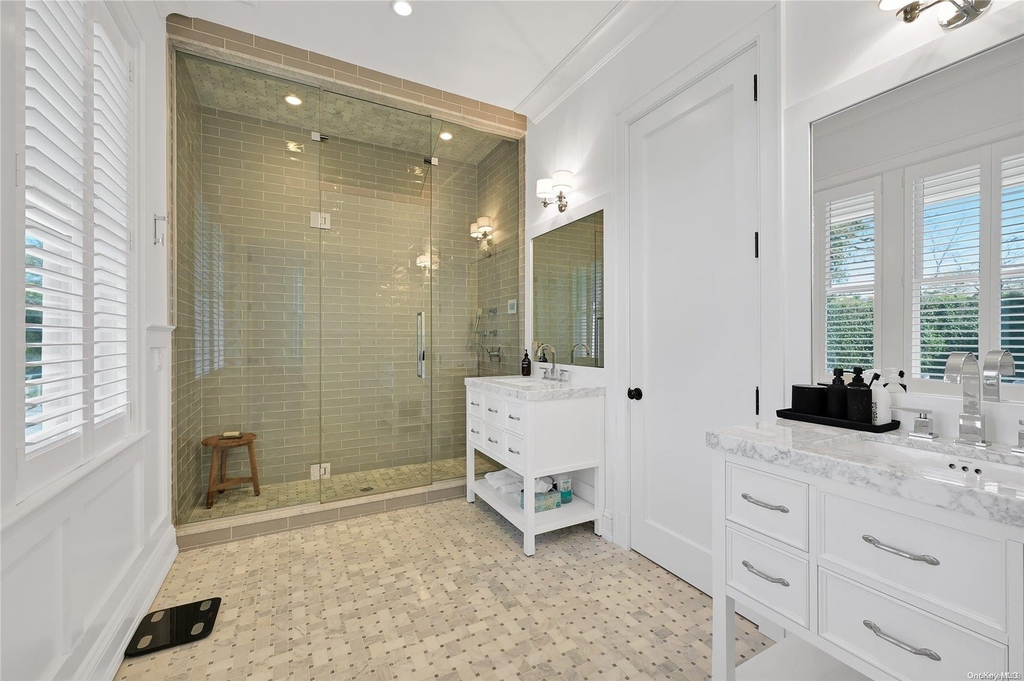 52 Quogue Street - Photo 12