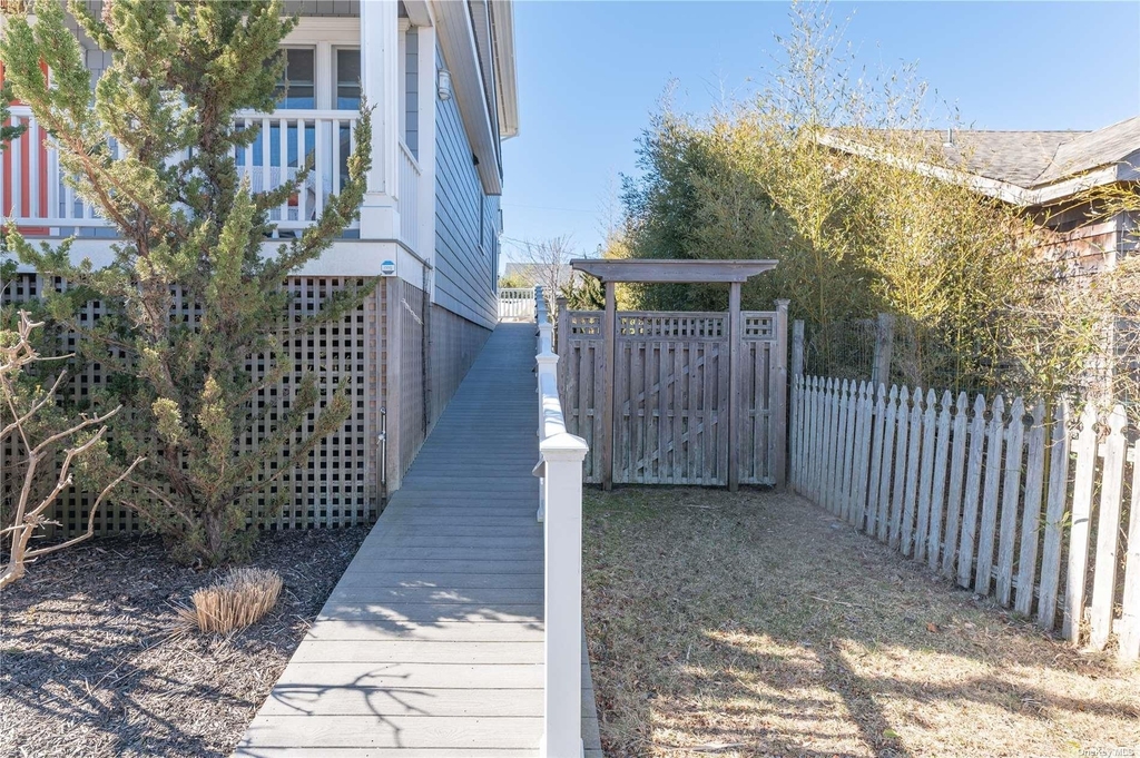 672 Ocean Breeze - Photo 4