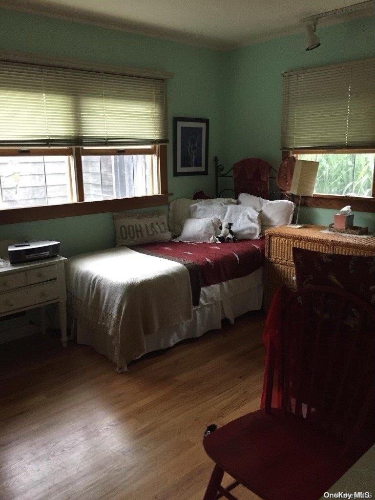 821 Evergreen - Photo 4