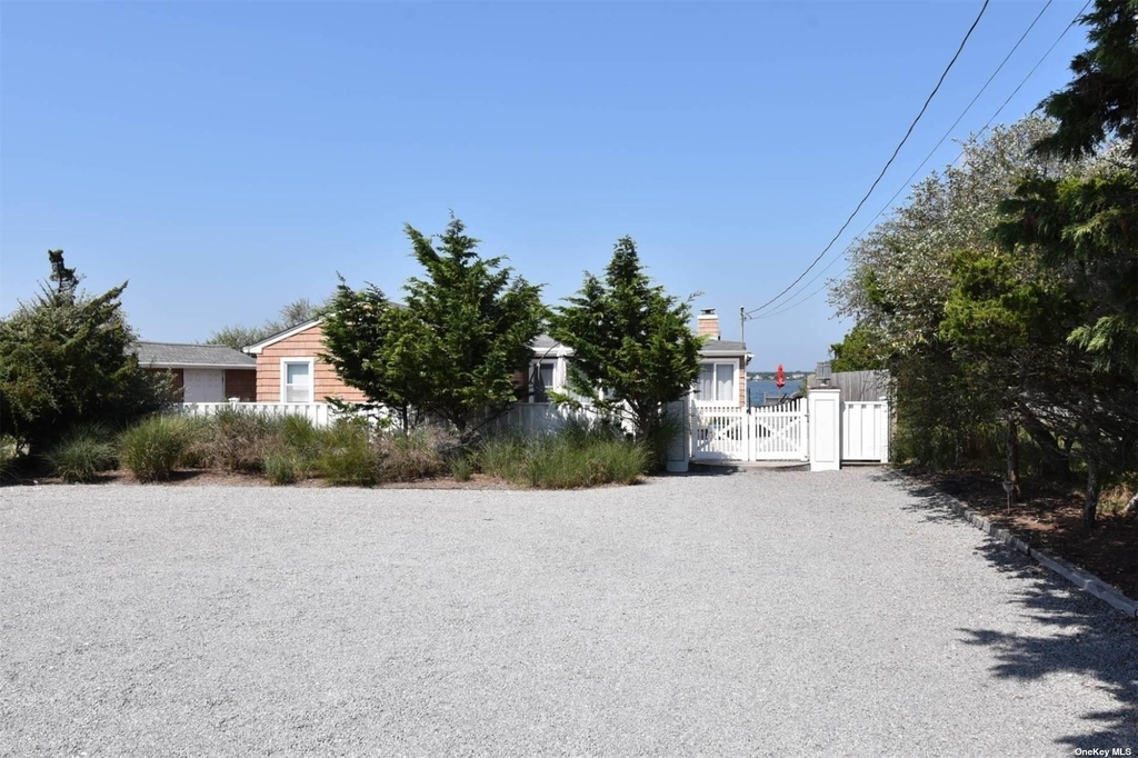 620 Dune Road - Photo 1