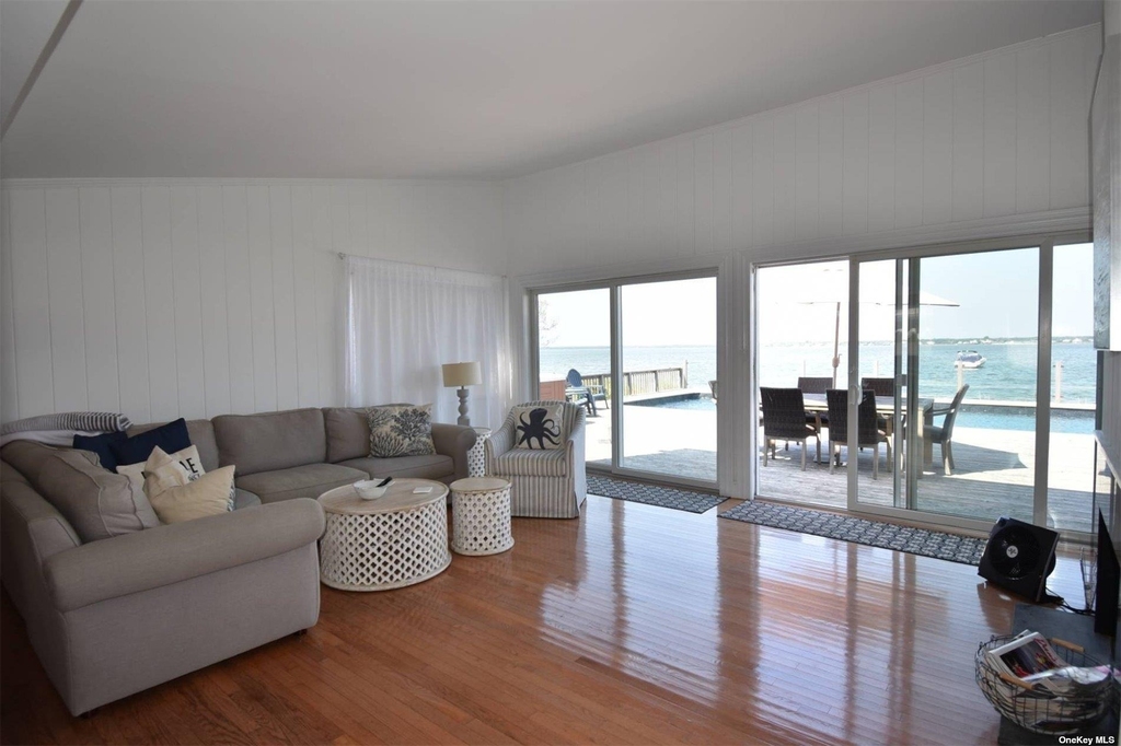 620 Dune Road - Photo 2
