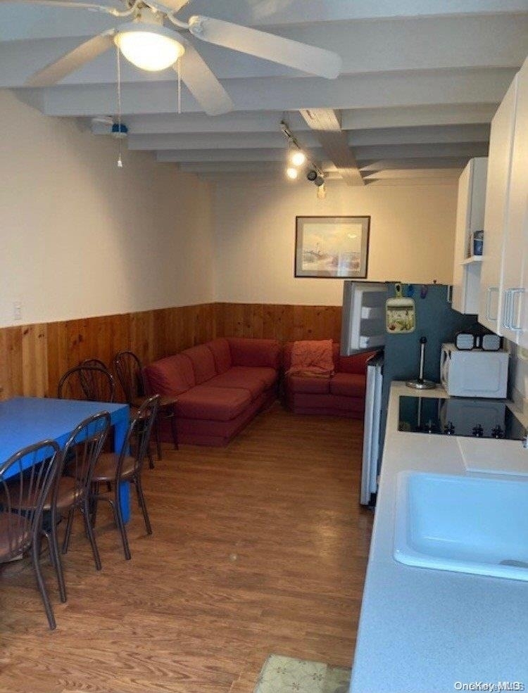44 E Bayview Avenue - Photo 1