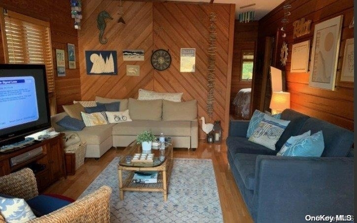 63 Thompson - Photo 4