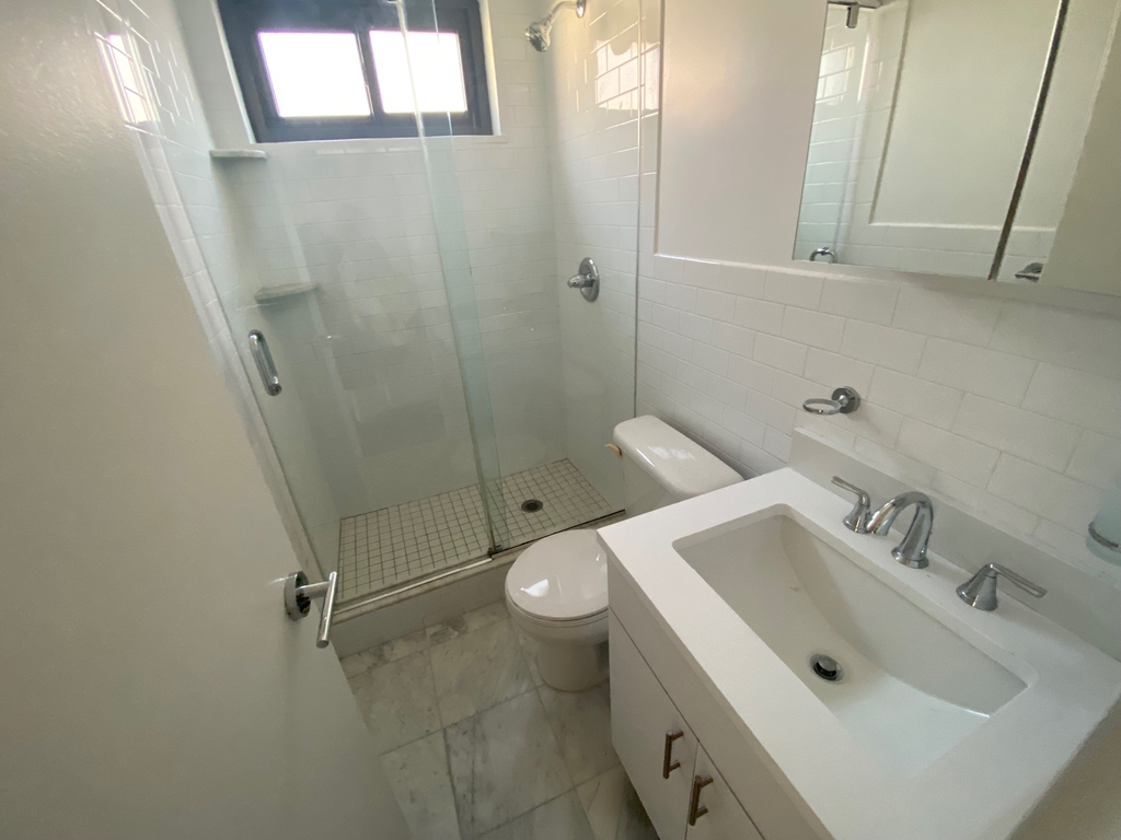East 89th Street - Photo 11